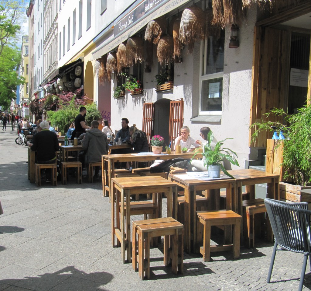 Après deux mois de fermeture, les restaurants berlinois reprennent du&nbsp;service